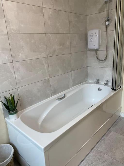 Glengesh Court. Ardara Town Centre. Apartamento Exterior foto